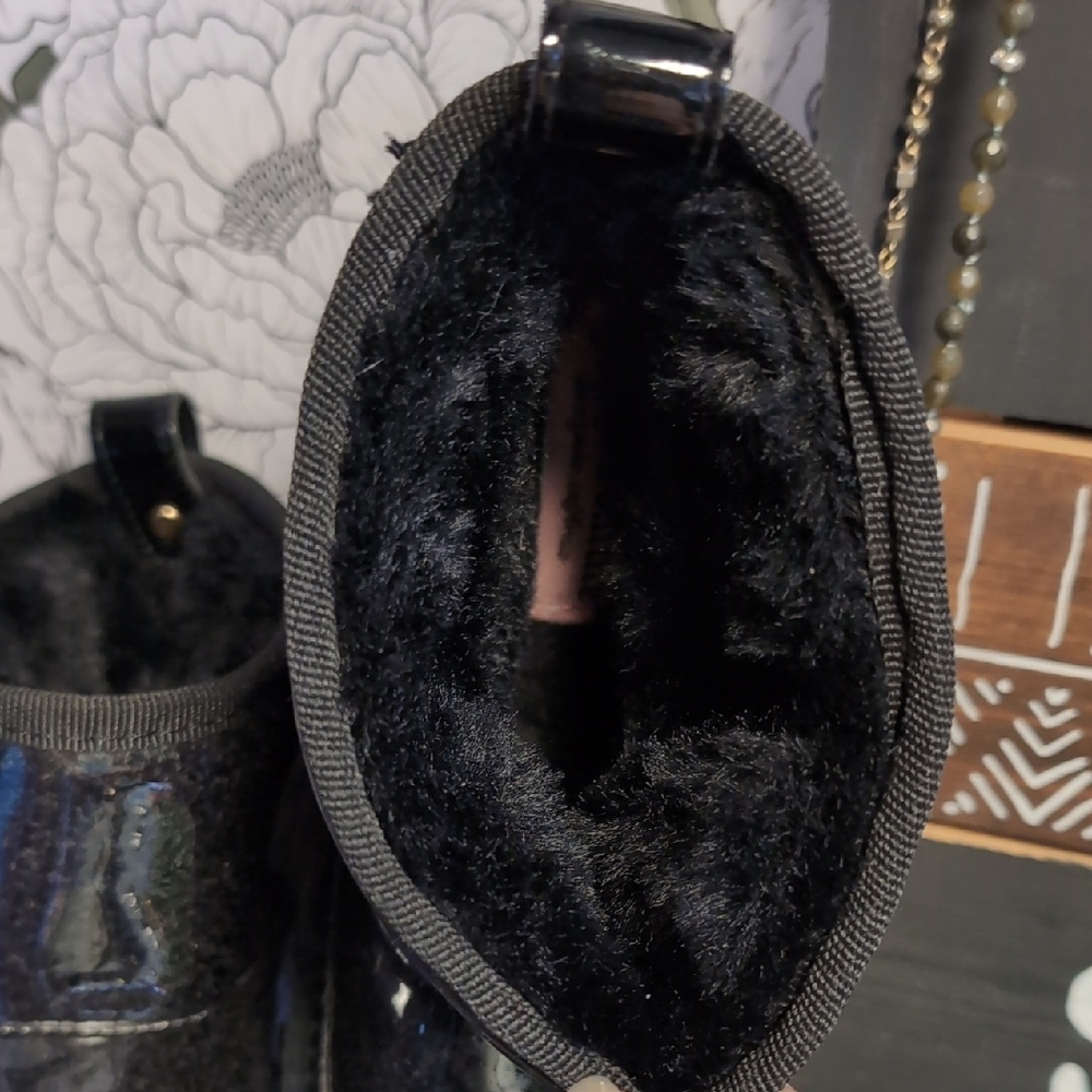 Juicy Clear Klash Furry Boots - Picture 3 of 13